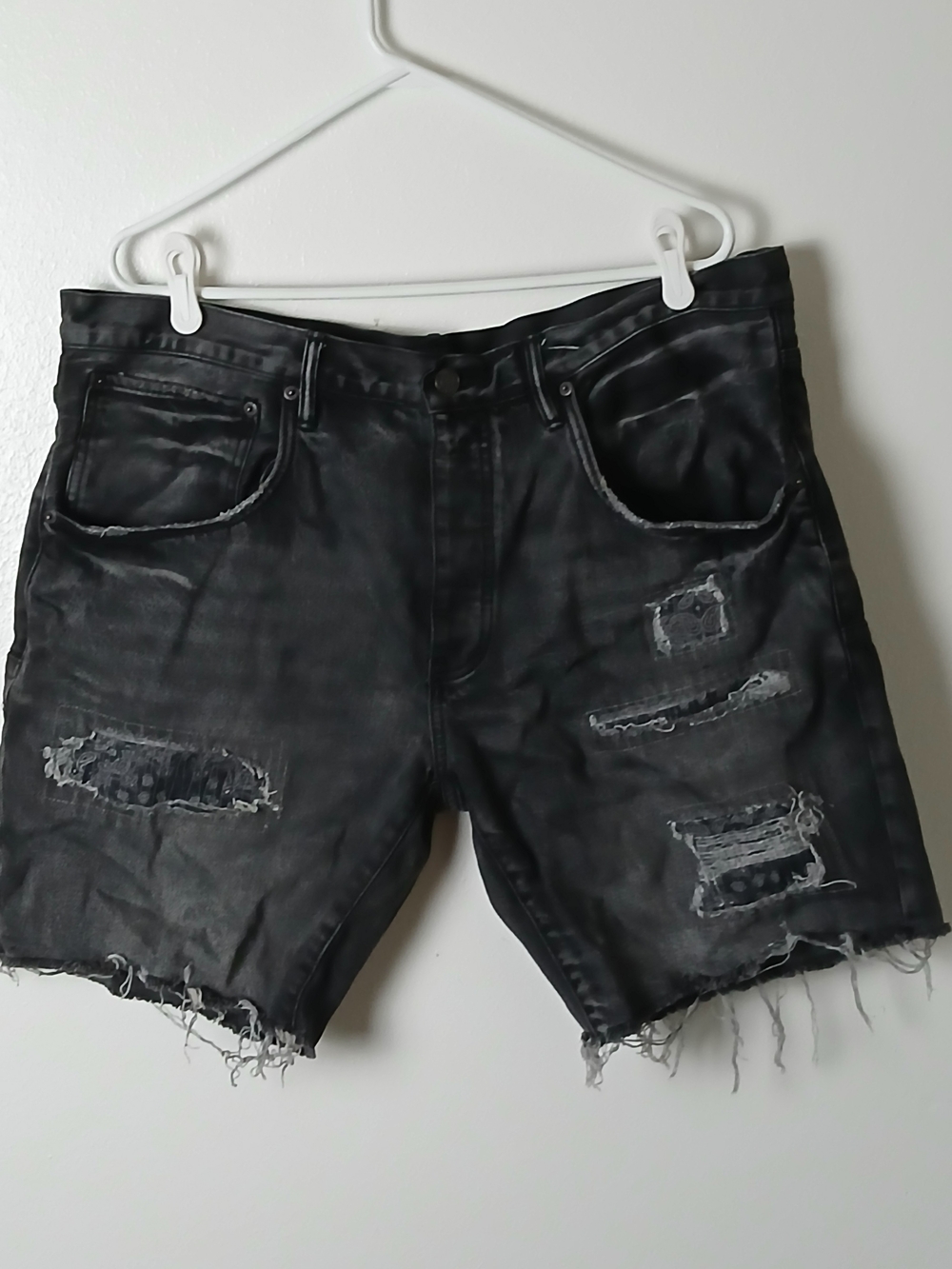 PURPLE Brand Distressed Repair Wash Mens Black Jean Shorts Size 40